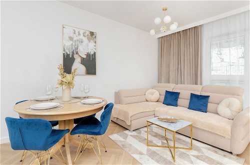 Photo 27 - Bright Beige Apartment by Renters