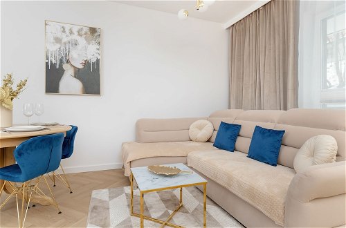 Photo 26 - Bright Beige Apartment by Renters