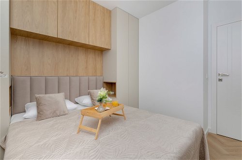 Foto 3 - Bright Beige Apartment by Renters