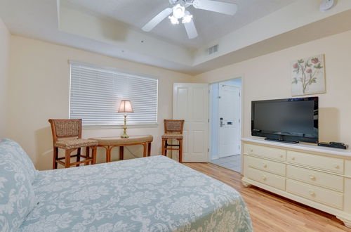 Photo 9 - Sunny Fort Walton Beach Condo - Walk to Ocean