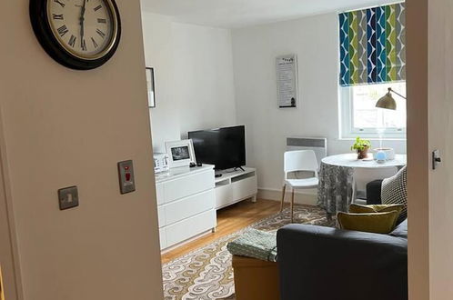 Photo 6 - Stylish Studio Flat Near Central London