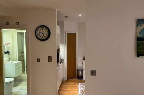 Photo 38 - Stylish Studio Flat Near Central London