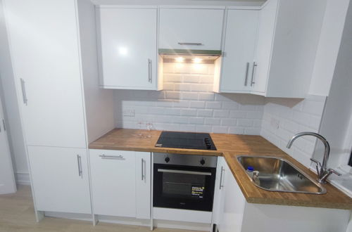 Photo 6 - 2-bed Flat Near Park in Central London