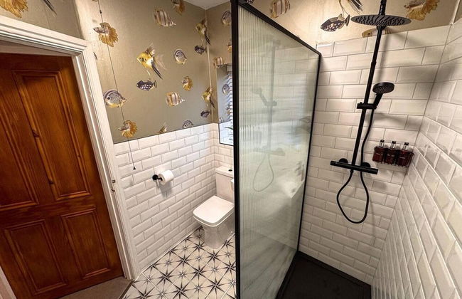 Captivating 3-bed Cottage in Saltaire - Foto 21