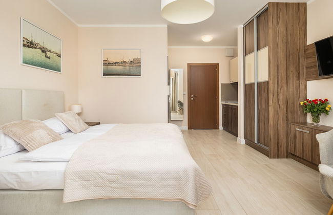Aquamarina Promenada by Renters - Photo 4