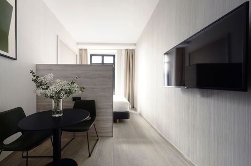 Photo 3 - numa | Luna Apartments