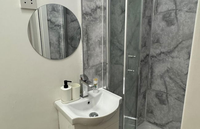 Studio - Sleeps 2 - Parking - Close to Paddington - Foto 7