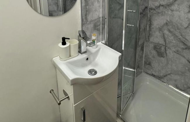 Studio - Sleeps 2 - Parking - Close to Paddington - Foto 8