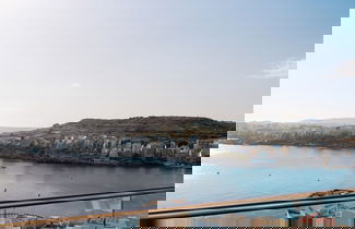 Foto 3 - Malta s Instaworthy Stunning Seaview Penthouse