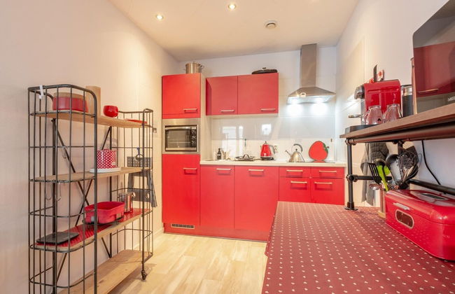 An Apartment That is Attractively Furnished - Foto 31