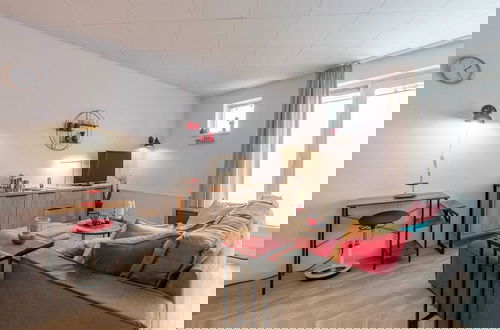 Foto 63 - An Apartment That is Attractively Furnished