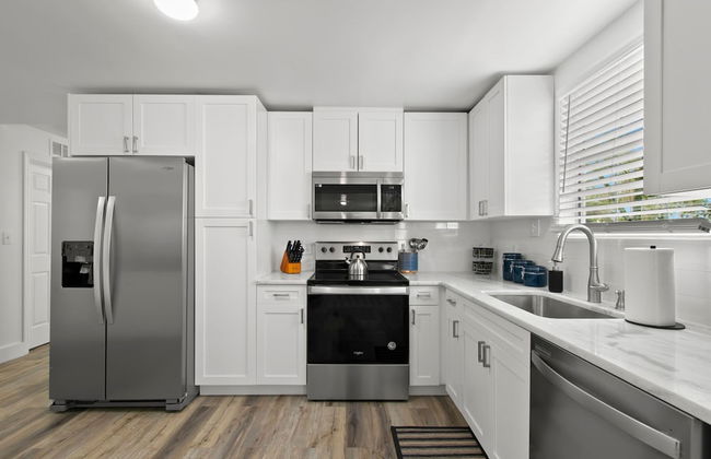 NEW St Pete Retreat Newly Updated Pet Friendly - Foto 8