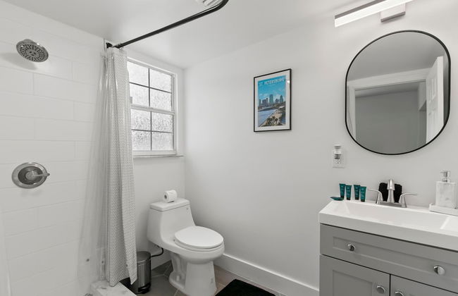 NEW St Pete Retreat Newly Updated Pet Friendly - Foto 18