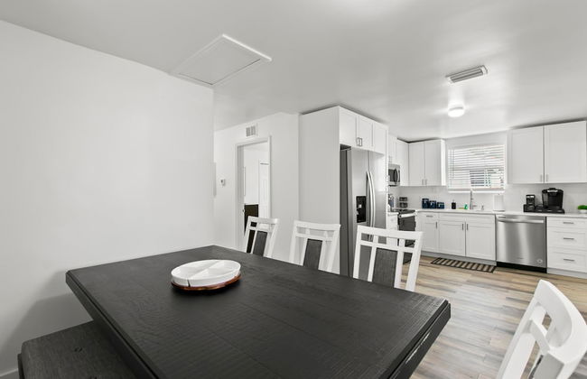 NEW St Pete Retreat Newly Updated Pet Friendly - Foto 14