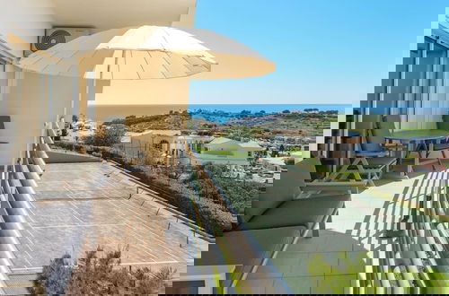 Foto 2 - BnB Homes Apartment With Sea View Relax Terrace