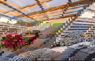 Foto 1 - Spacious House With Garden and Parking