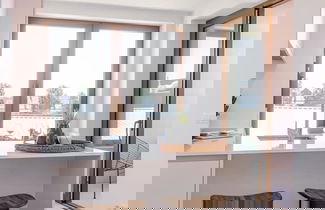 Foto 3 - Stylish Apartment With Terrace Near the Beach