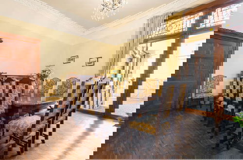 Photo 9 - Host Stay Chatsworth Townhouse II