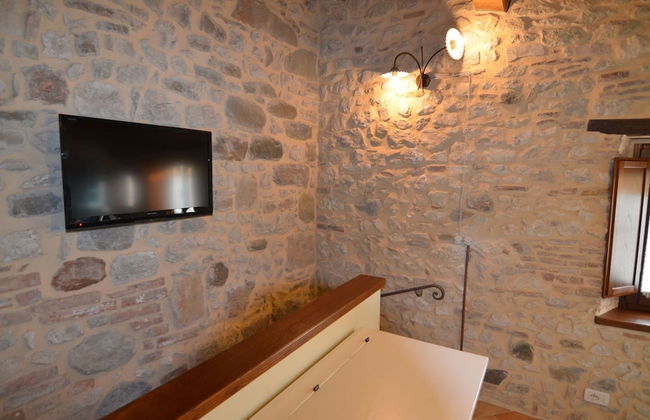 Appealing Apartment in Petrella Guidi With Near Centre - Photo 27