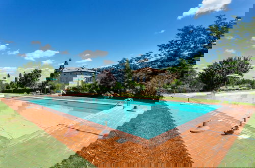 Foto 73 - Scenic Apartment in Casole D'elsa With Pool
