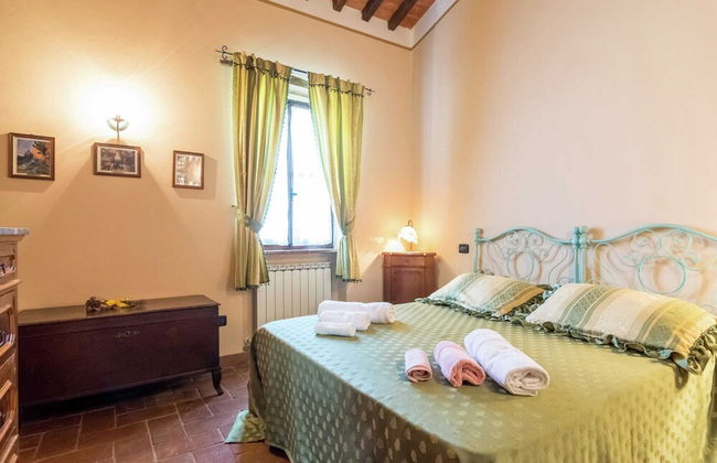 Apartment in Todi With Pool and Garden - Photo 4