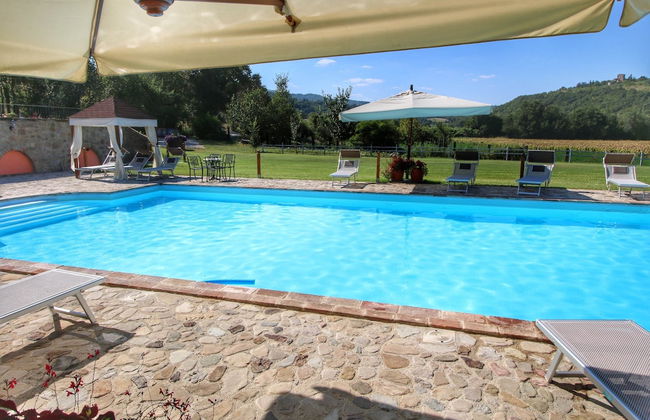 Apartment in Todi With Pool & History - Photo 18