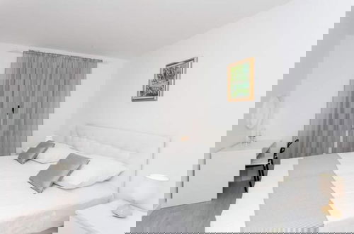 Photo 2 - Apartment Dupcic - Two Bedroom Apartment With Balcony