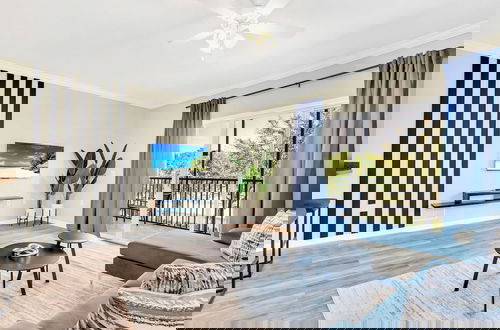 Foto 7 - Upstay - Pet-friendly Condo w Pool Hot Tub Games