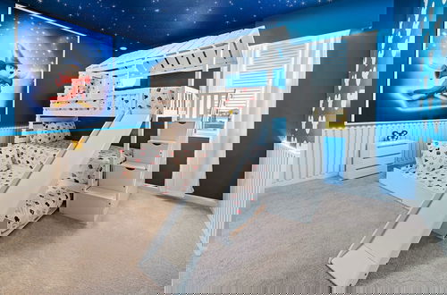 Foto 4 - Upstay - 31-guest Home w Pool-hot Tub-cinema-games