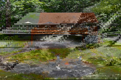 Foto 44 - Arcade, Sports Bar, Deck Living, Fire Pit, Near the Lake! Sasa by Avantstay