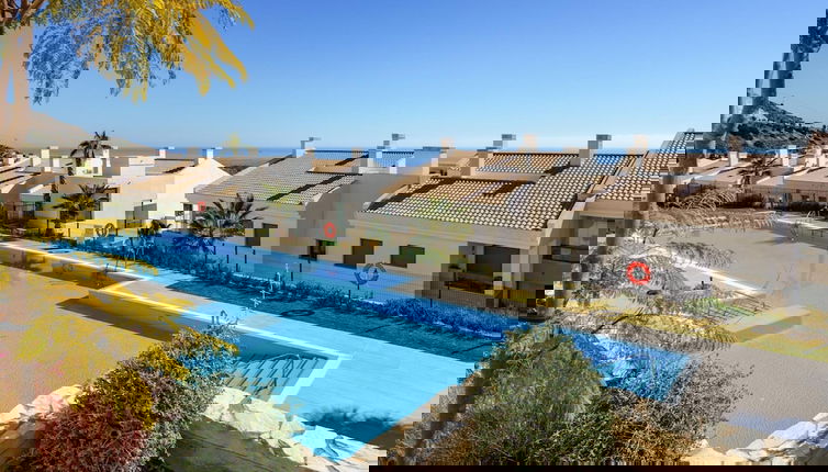 Photo 1 - Top-floor Apartment With Pool Ref 20