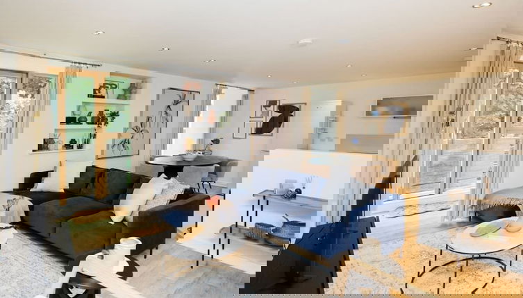Photo 1 - The Gwendolen Retreat - Inviting 2bdr Apartment With Balcony
