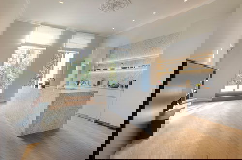 Foto 8 - Luxurious 3-Bedroom 280sqm center