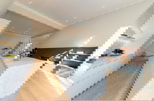 Foto 11 - Luxurious 3-Bedroom 280sqm center