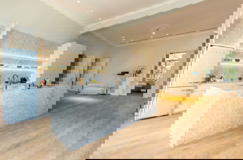 Foto 16 - Luxurious 3-Bedroom 280sqm center