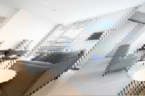 Photo 1 - Sensational Two-bedroom Apartment by the River