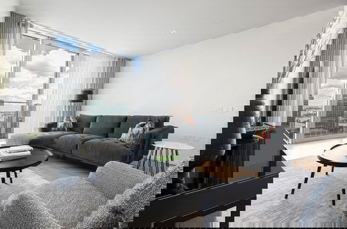 Photo 15 - Sensational Two-bedroom Apartment by the River