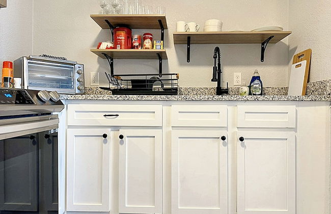 Vintage Vibes Modern Comfort 2BR for 6 Guests - Foto 15