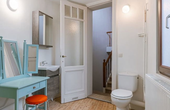 Charming Mansion in Vibrant Antwerp - Photo 36