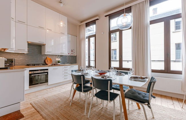 Charming Mansion in Vibrant Antwerp - Photo 43