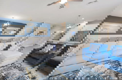 Foto 3 - Upstay - Luxury Resort Home Near Disney Sleeps 22