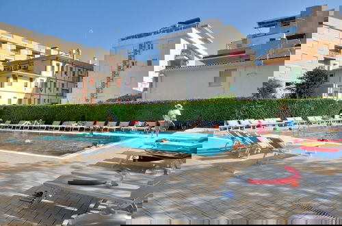 Foto 1 - Apartment in Bibione Spiaggia With Communal Pool