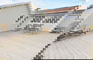 Foto 1 - Spacious Holiday Home With Terrace
