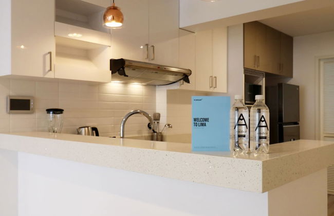 w Sophisticated 2BR With Balcony in Miraflores - Photo 3