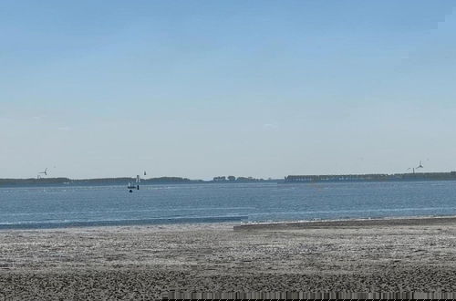 Foto 38 - Beautiful Holiday Home Near the Beach of Baarland