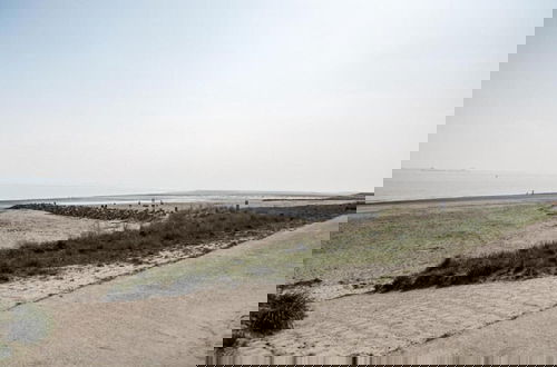 Foto 36 - Beautiful Holiday Home Near the Beach of Baarland