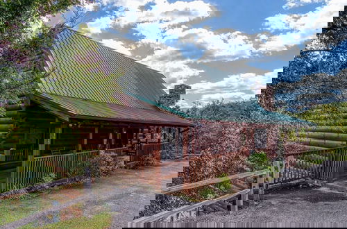 Foto 49 - Ern864 - The Cedars - Great Location! Close To All The Action! 5 Bedroom Cabin by RedAwning