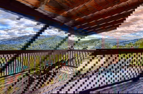 Foto 44 - Ern864 - The Cedars - Great Location! Close To All The Action! 5 Bedroom Cabin by RedAwning