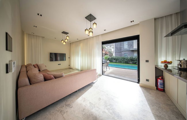 Luxurious Villa Retreat With Private Swimming Pool - Foto 8