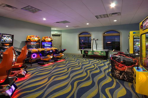 Foto 42 - Elegant Home With Resort Amenities, Gameroom